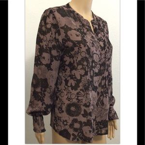 Floral Hinge shirt women’s Sz Small